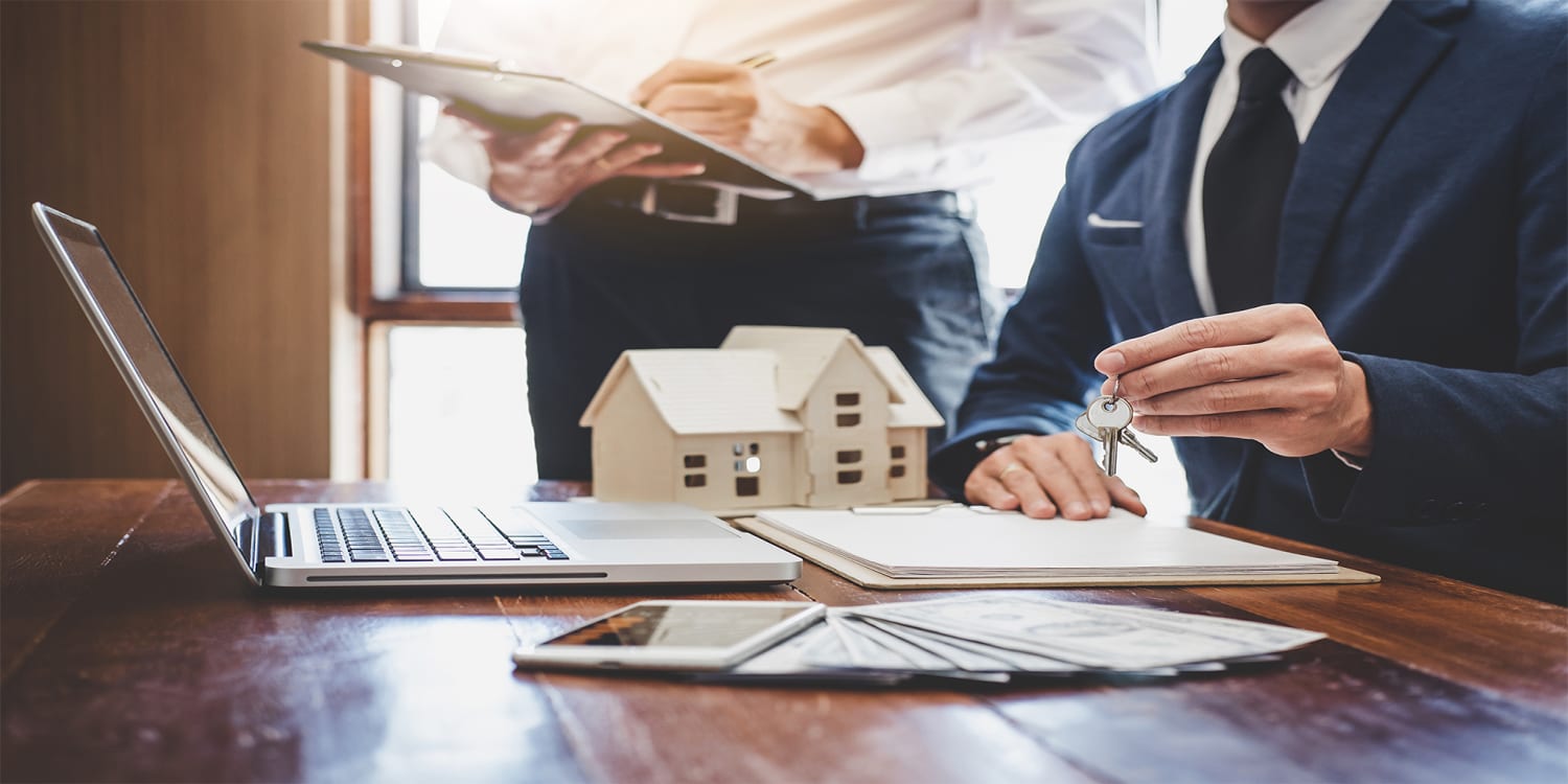 Pros and cons of hiring a property management company